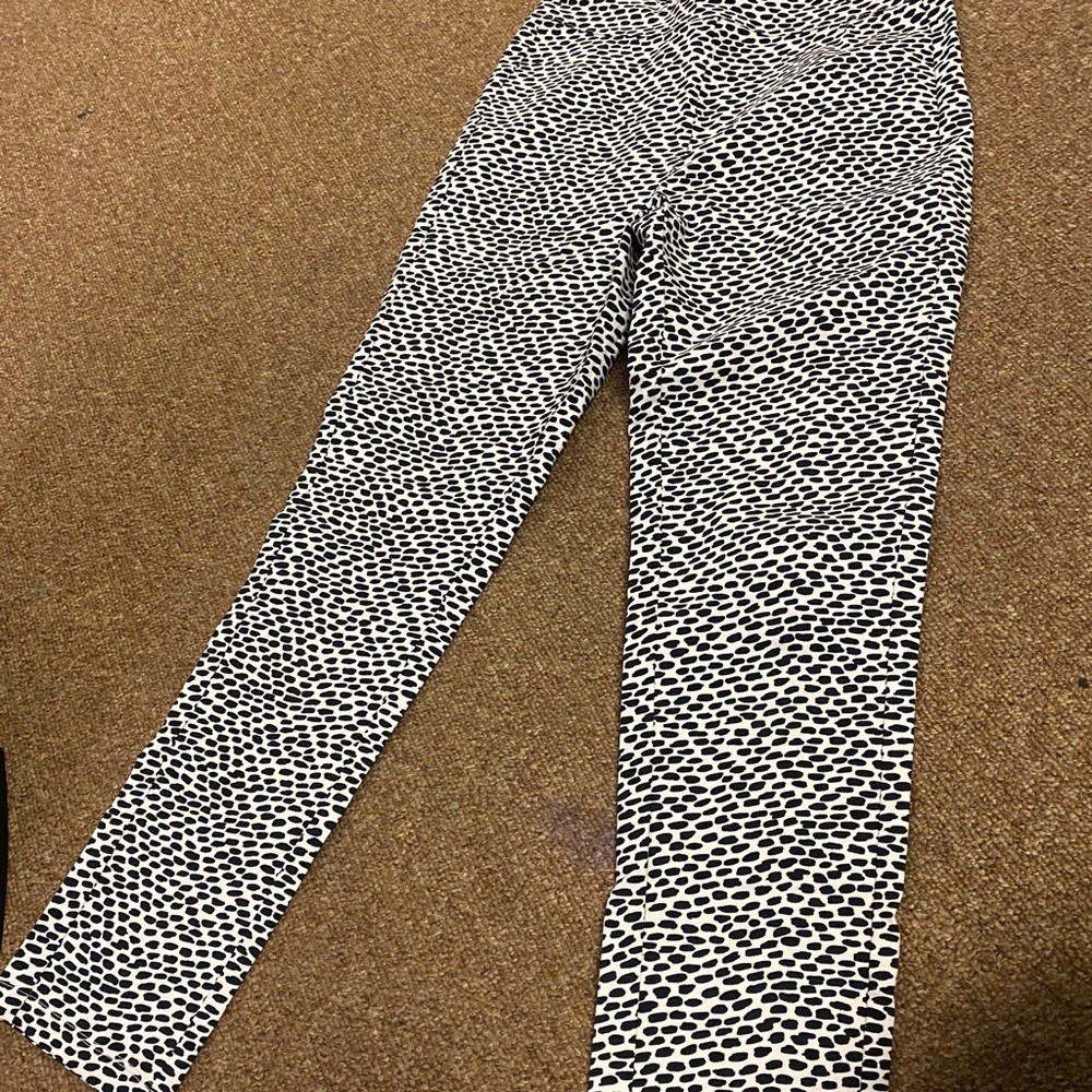 Who What Wear High Waisted Black/White Size 4